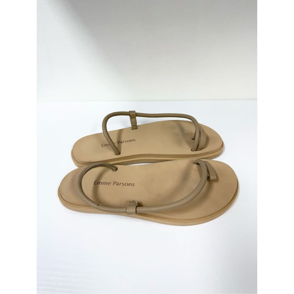 Emme Parsons Women's Tan Minimalist Toe-Ring Sandals - Picture 5 of 7